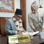 प्रधानन्यायाधीश डा शर्माले पदभार ग्रहण गरे